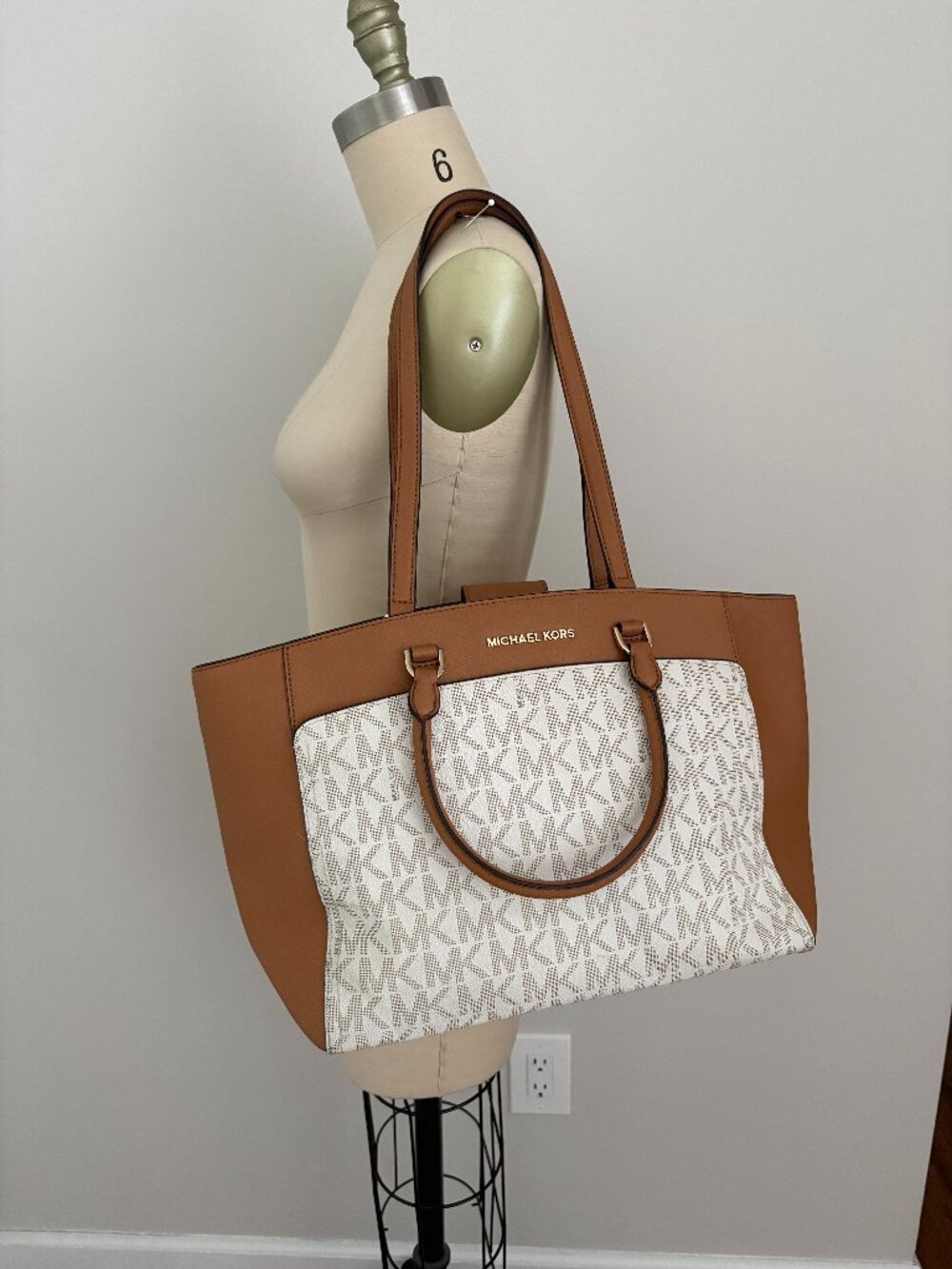 Michael Kors Emmy Large Tote & Matching Wallet Set MK Monogram Brown Luxury